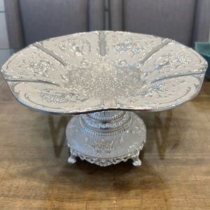 - Sweets fruit bowl brand new silver/white